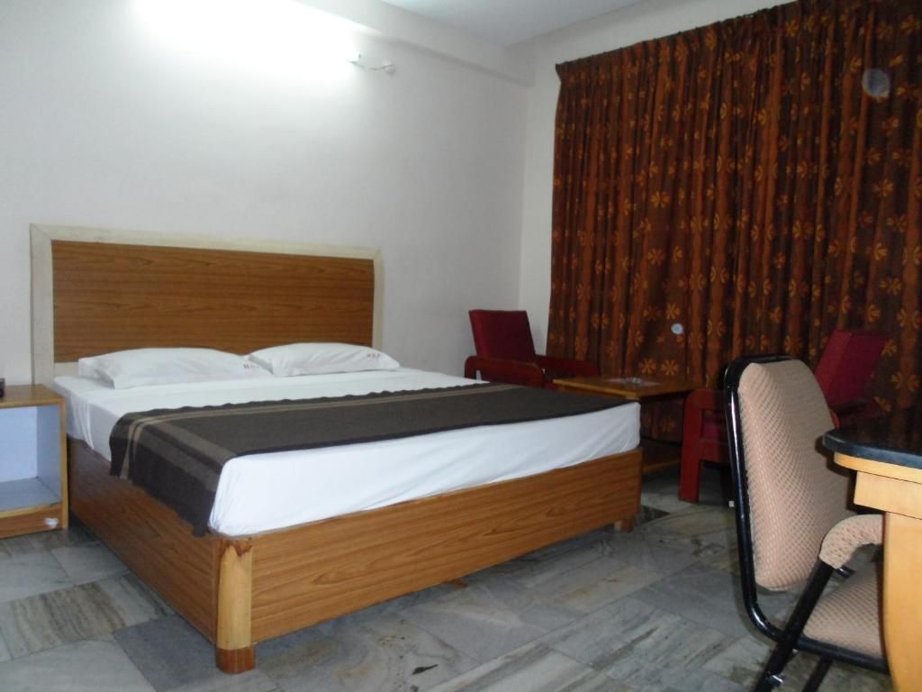 Hotel Bhimas Paradise Deluxe Double Room with AC