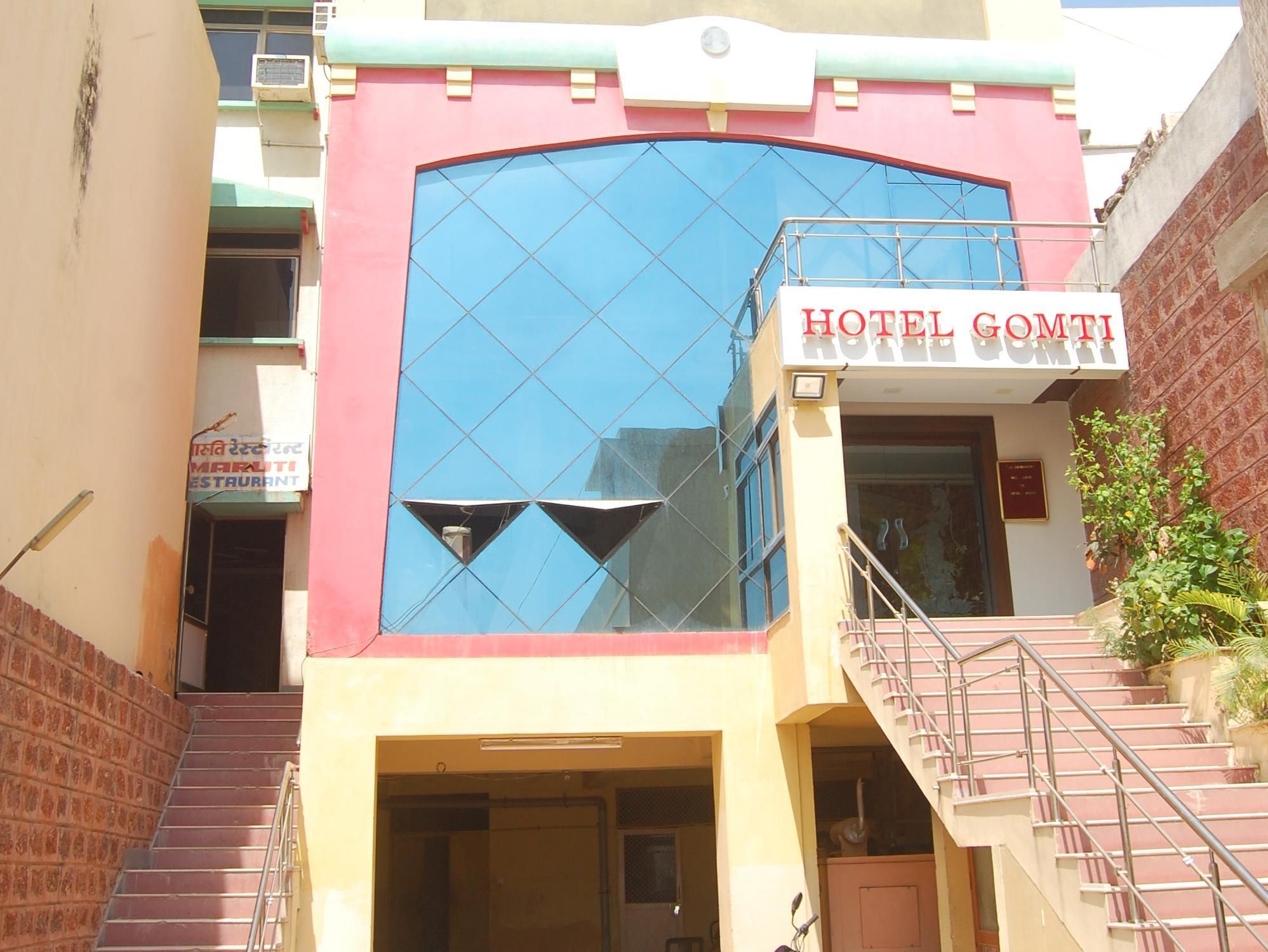 undefined Hotel Gomti 9