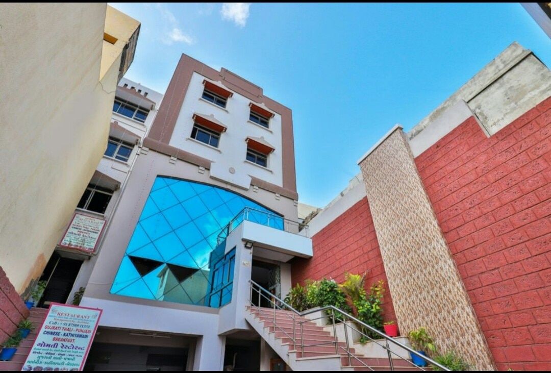 undefined Hotel Gomti 8