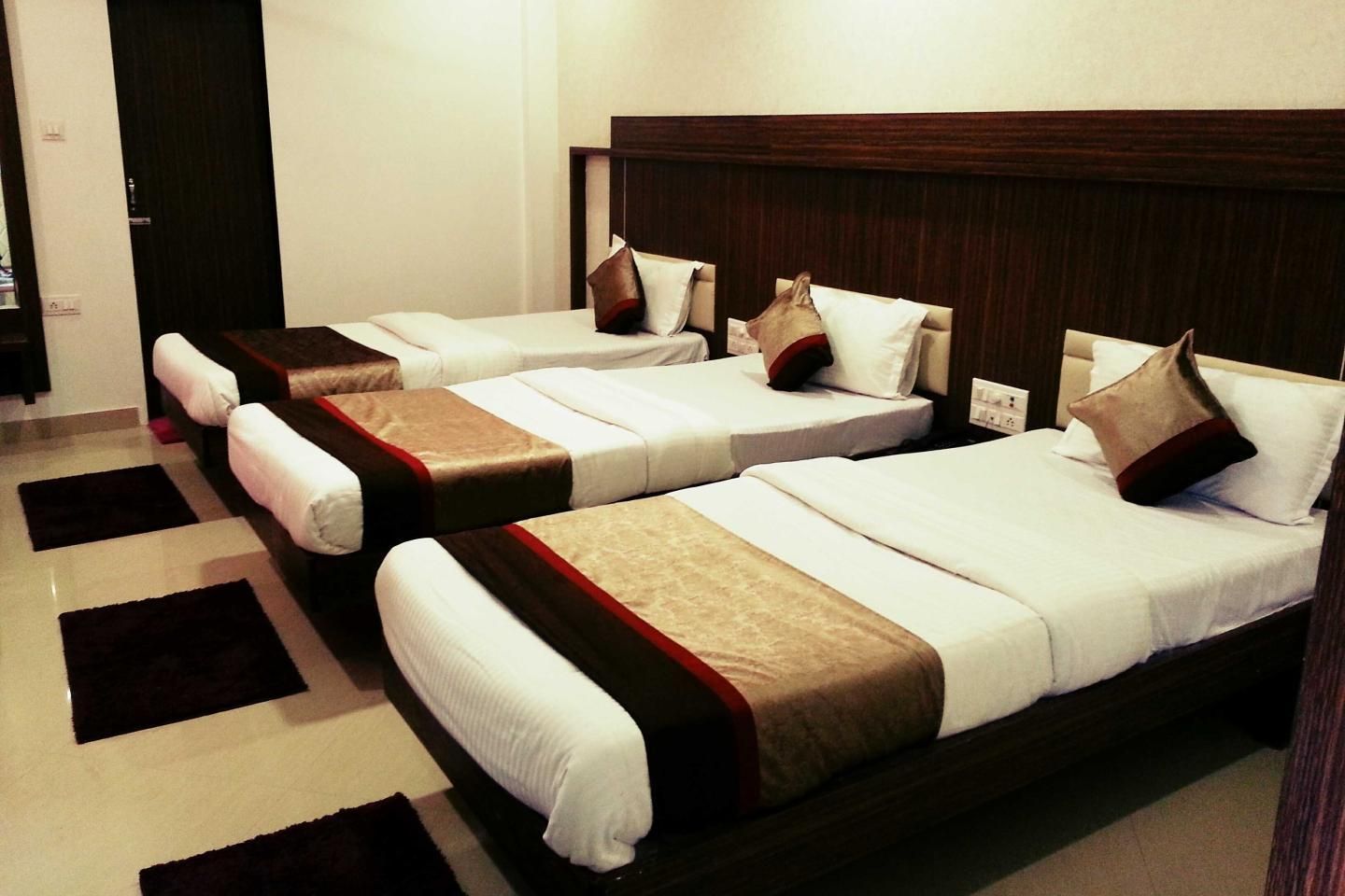 Deluxe Triple Bed Room