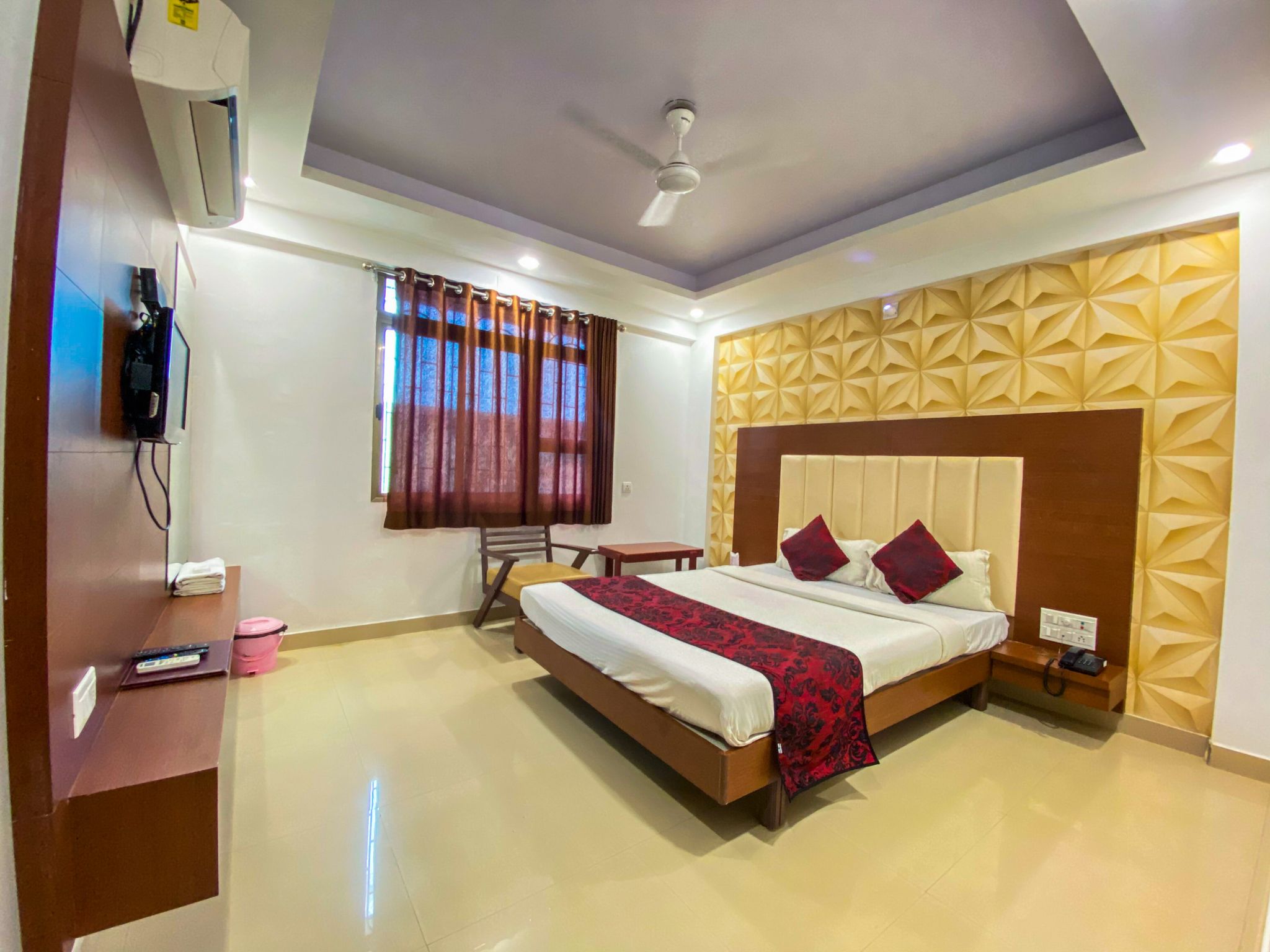 Hotel Gomti Standard Double Bed 2