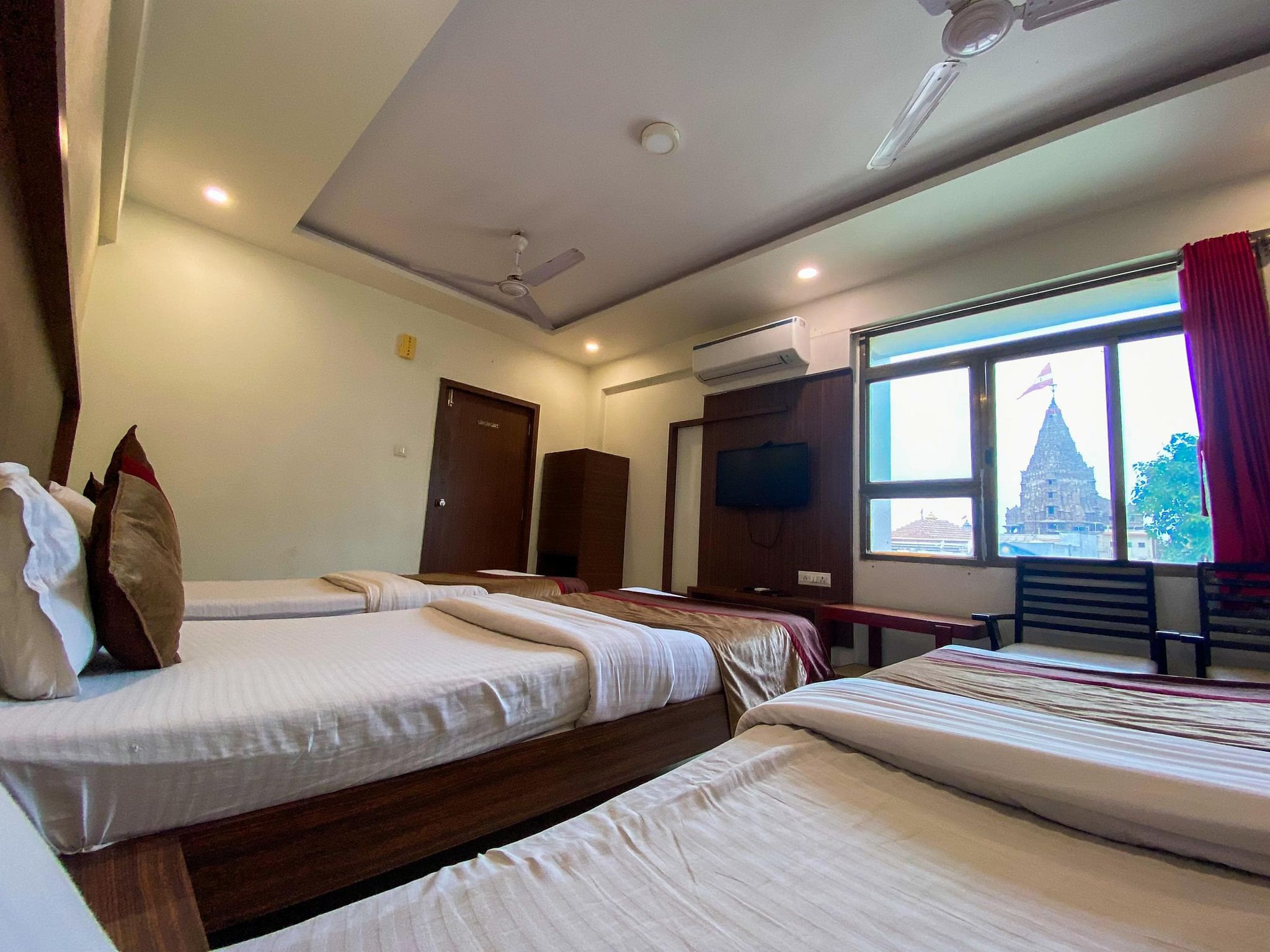 Deluxe Triple Bed Room