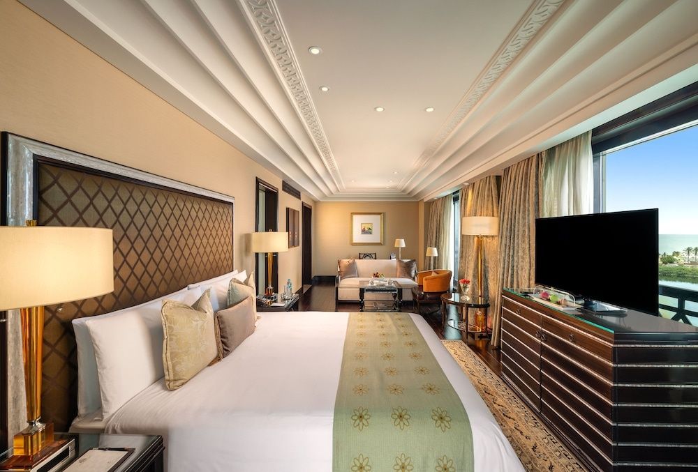 Club Room (Premier)