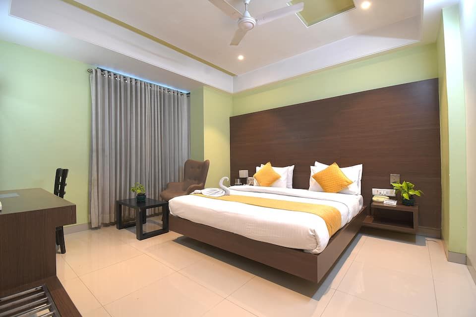 Hotel Season 4 Deluxe AC Room