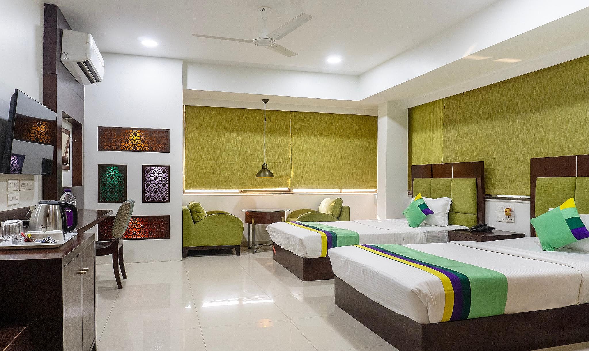 Treebo Bhairavee, Baner Deluxe Double Room