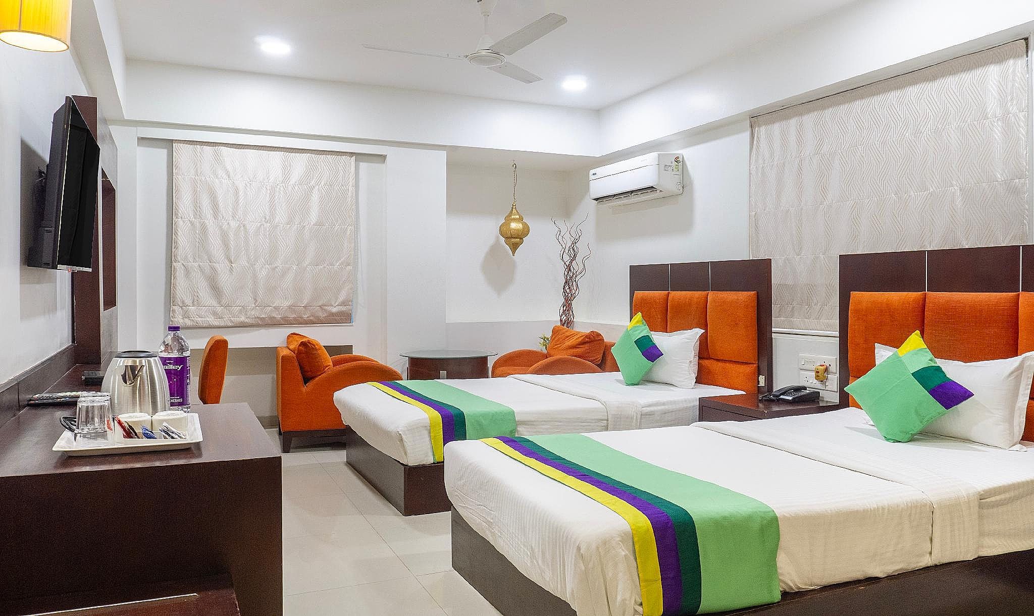 Treebo Bhairavee, Baner Deluxe Double Room 9