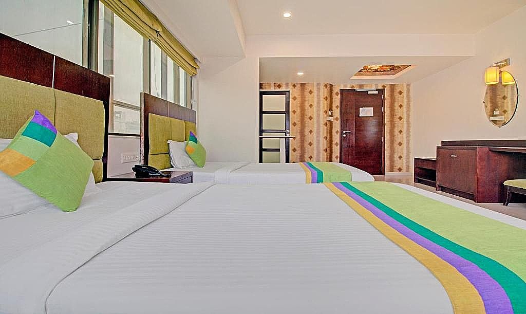 Treebo Bhairavee, Baner Deluxe Double Room 4