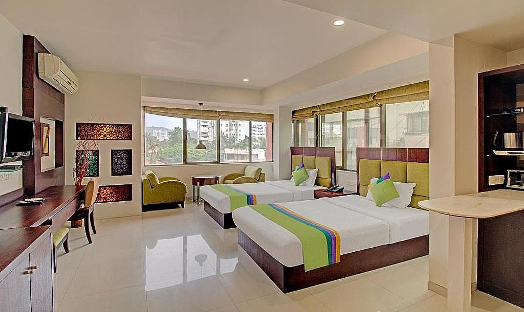 Treebo Bhairavee, Baner Deluxe Double Room 8