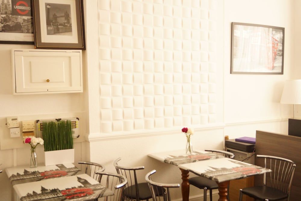 undefined Plaza Hotel Hammersmith 10