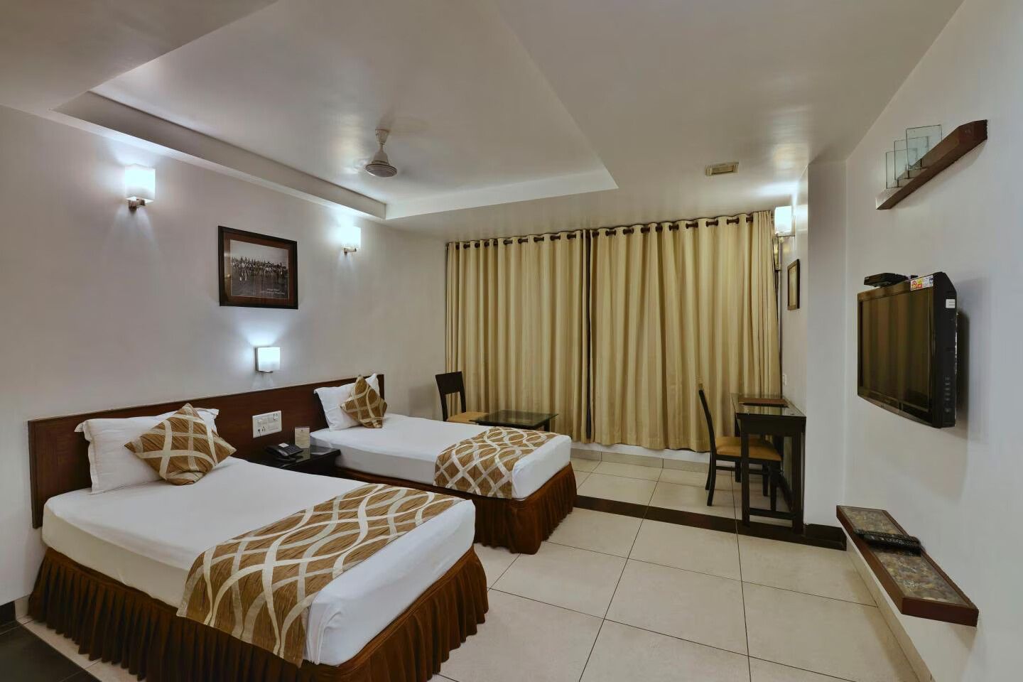 Grand Ashirwad Beacon, Bhopal Deluxe Room 4