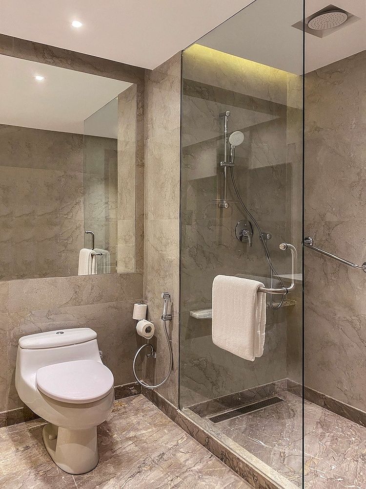 Radisson Blu Hotel Amritsar Deluxe Room 11