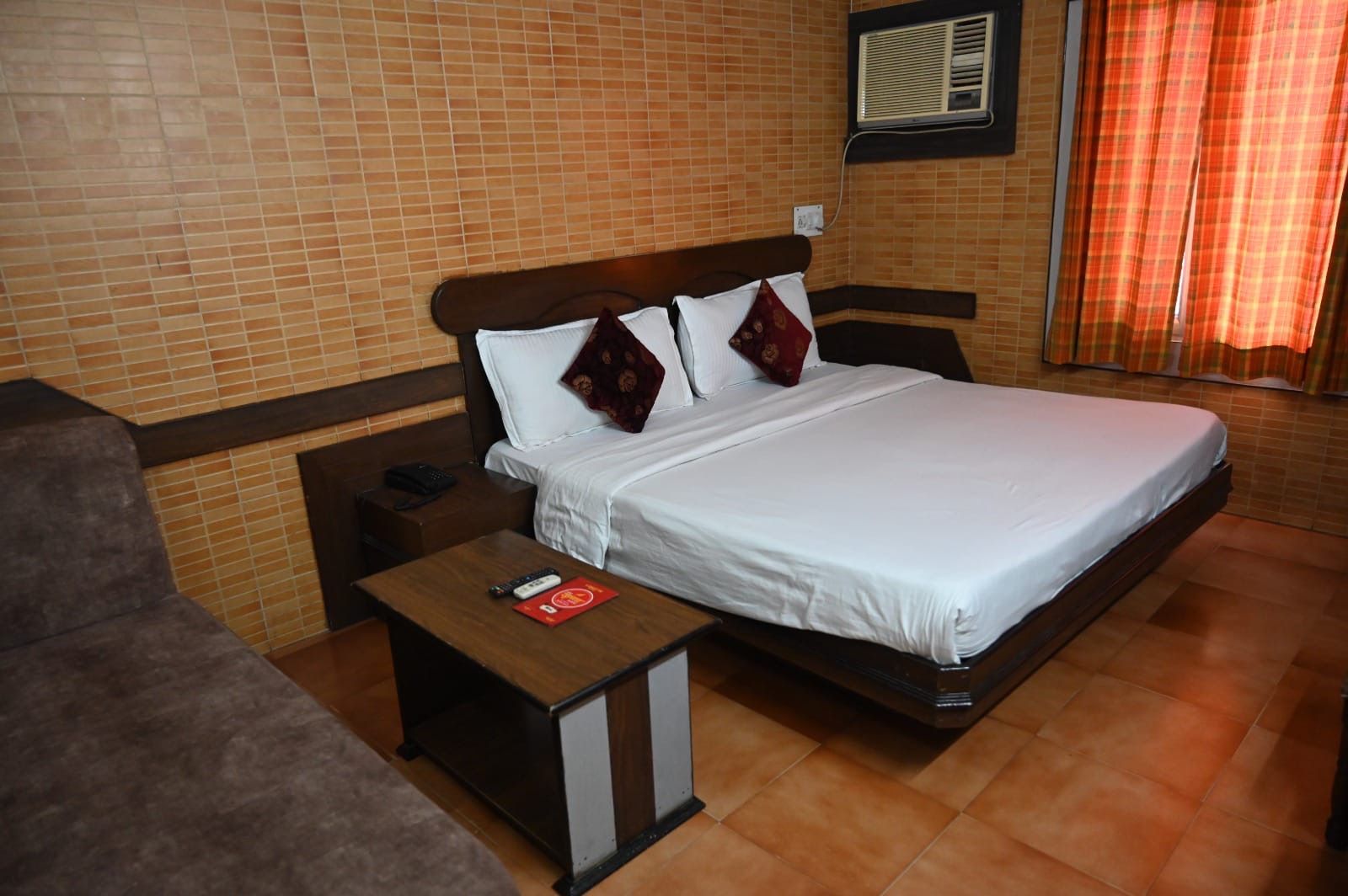 Hotel Swastik Deluxe Room 2