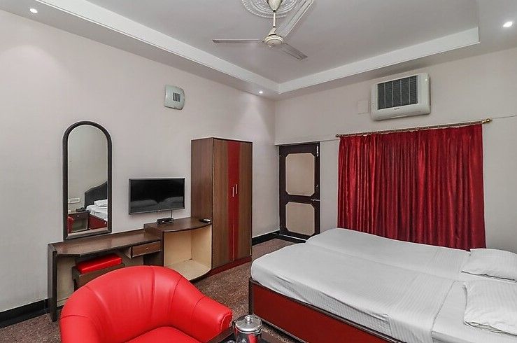 Venus inn Deluxe AC 2