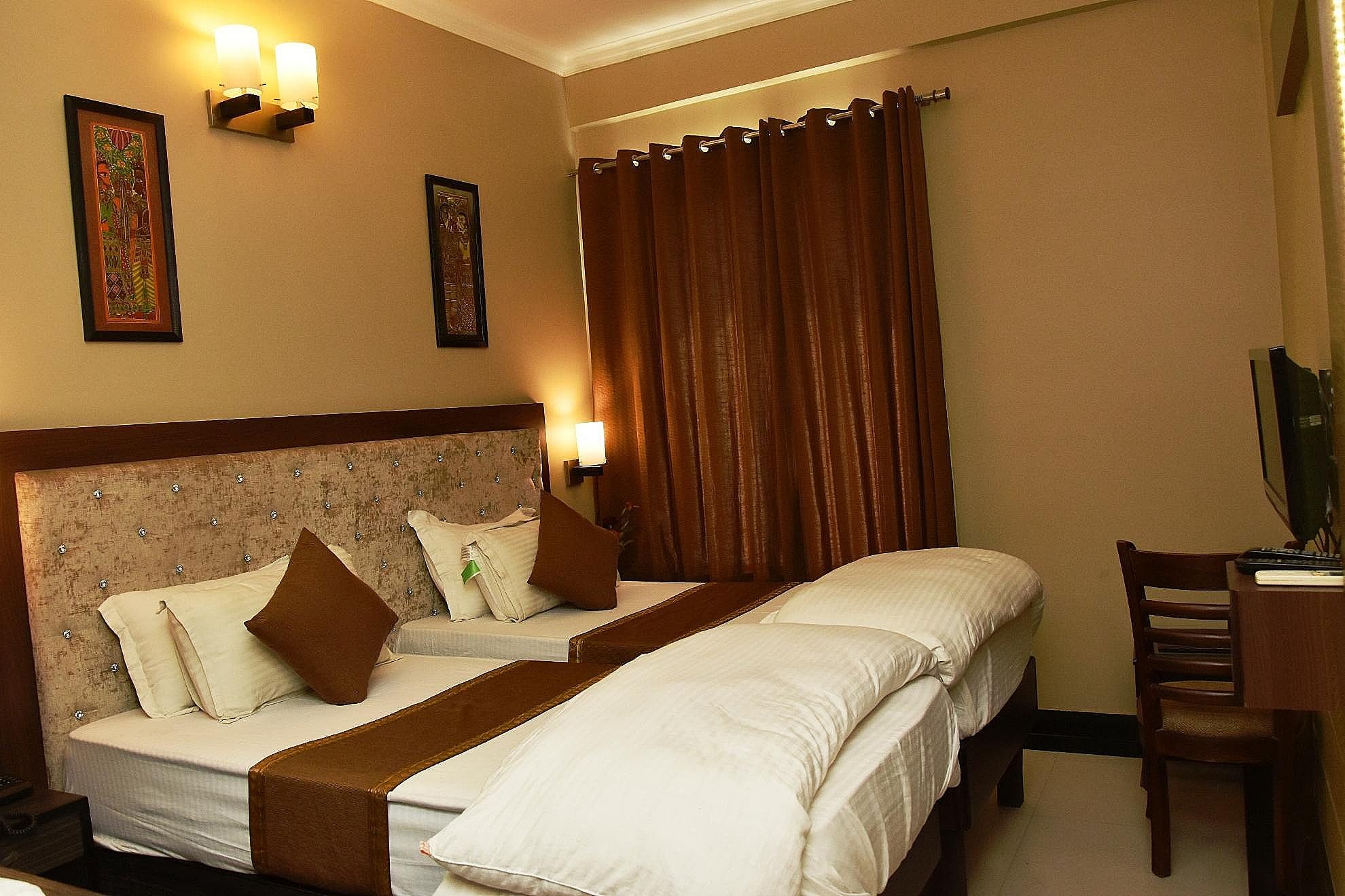 HVH Hotel Kashi Vishwanath Deluxe Twin Room 4