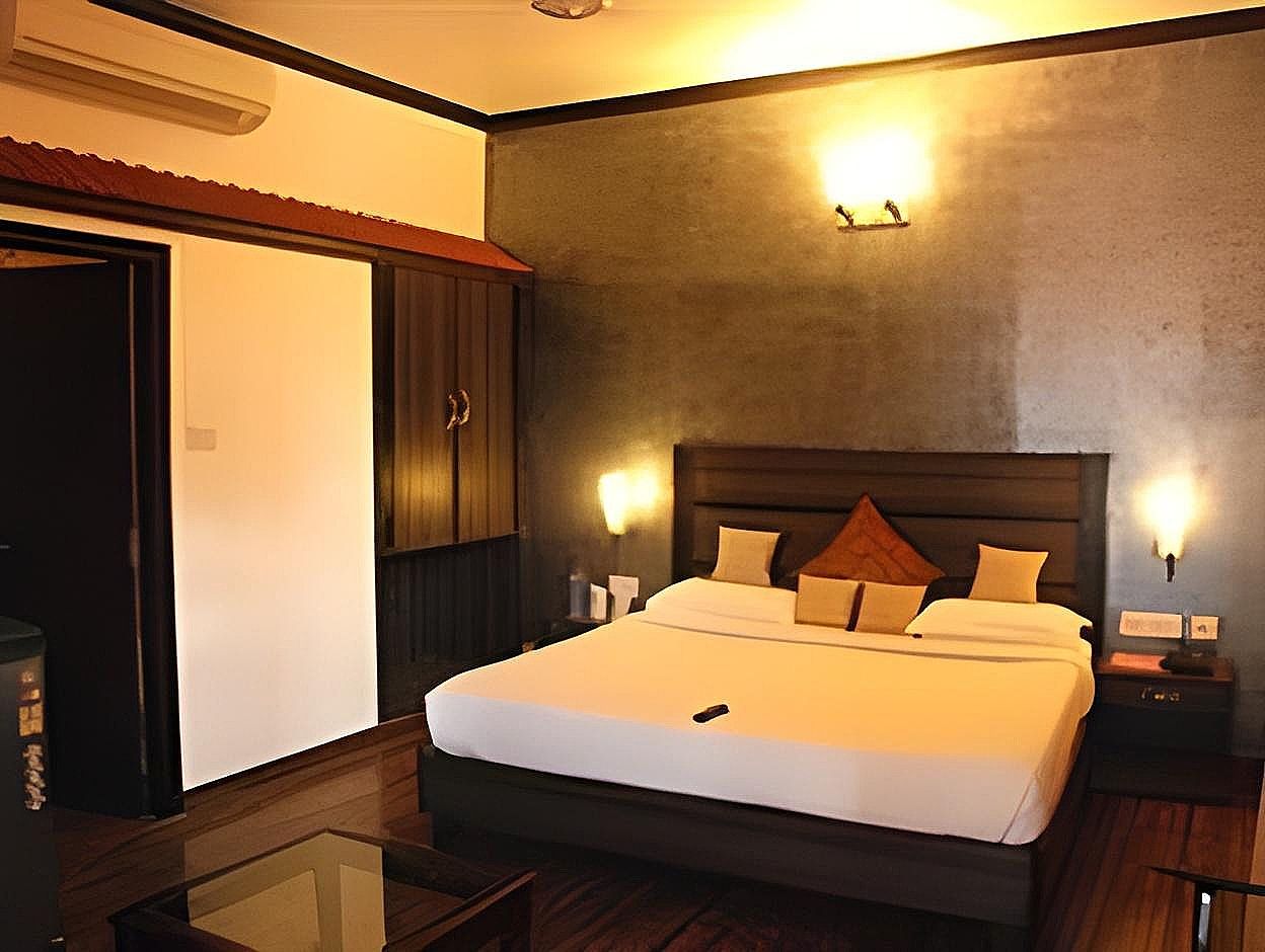 HVH Hotel Kashi Vishwanath Deluxe Double Room 6