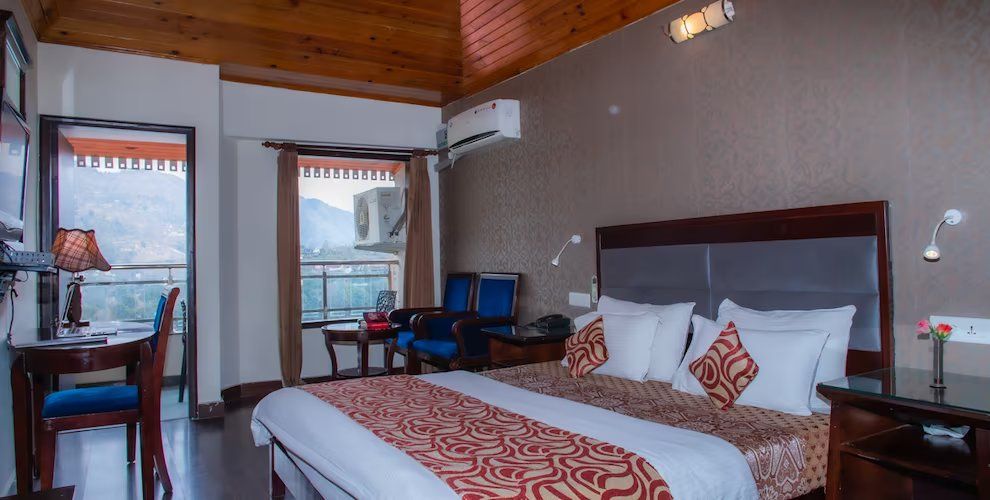Luxury Lake Facing AC Room
