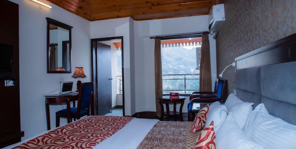 Luxury Lake Facing AC Room