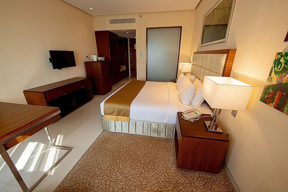 Holiday Inn Cochin, an IHG Hotel Standard Room, 2 Twin Beds (High Floor) 8