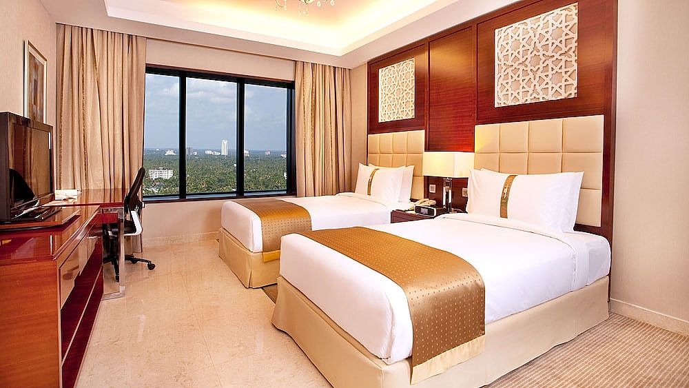 Holiday Inn Cochin, an IHG Hotel Standard Room, 2 Twin Beds (High Floor) 3