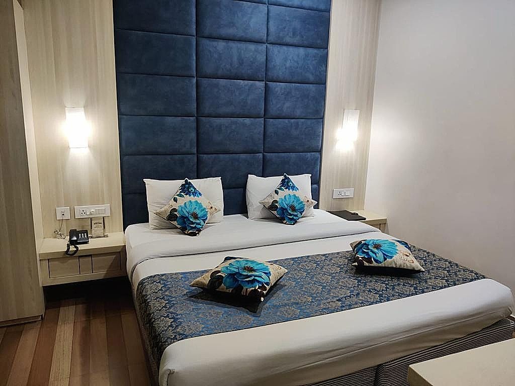 Standard Deluxe Room (AC) with Free WiFi