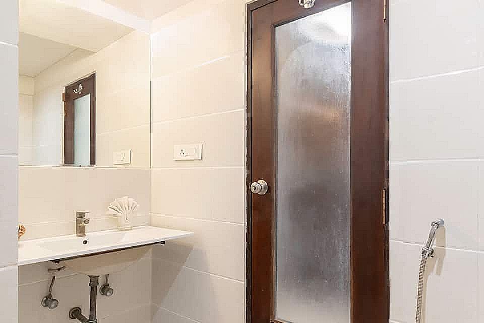Hotel Horizon Elegant Double or Twin Room 8