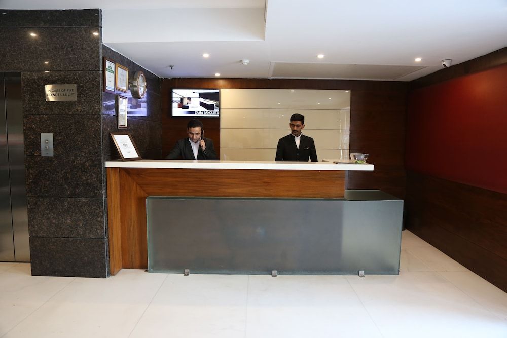 undefined Hotel Cama 2