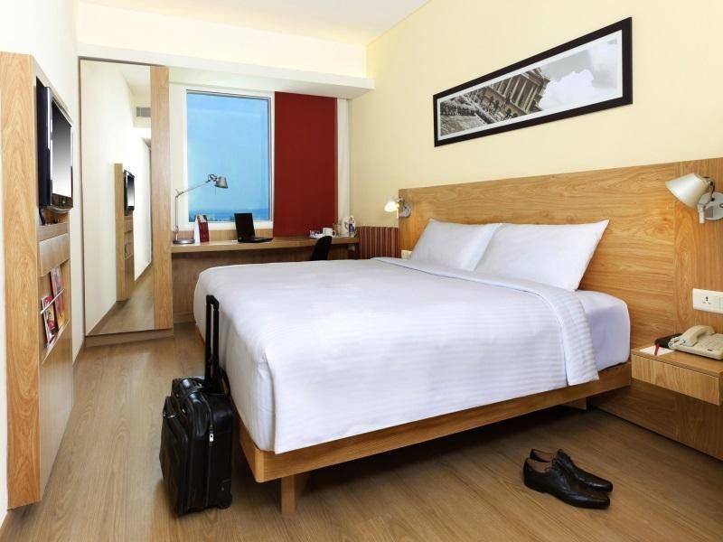 Standard Hot Deal Queen Bed