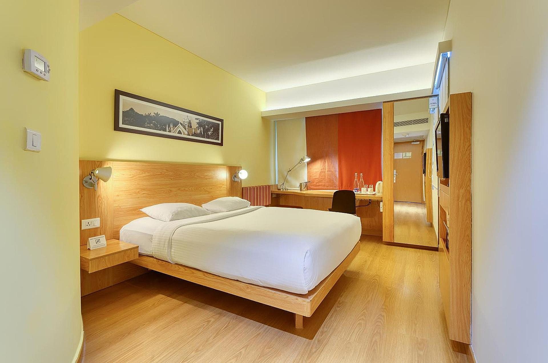 Deluxe Room, 1 Queen Bed