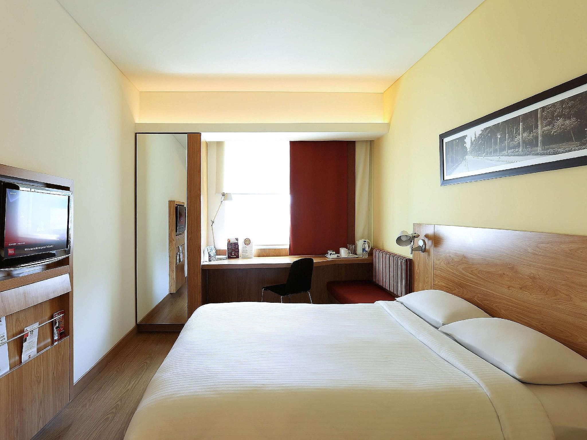 Deluxe Room, 1 Queen Bed