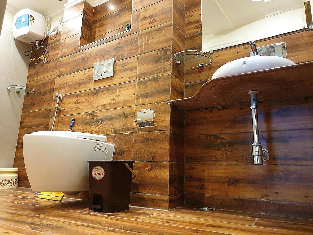 Hotel Temple On Ganges Compact Double Bed River View 4