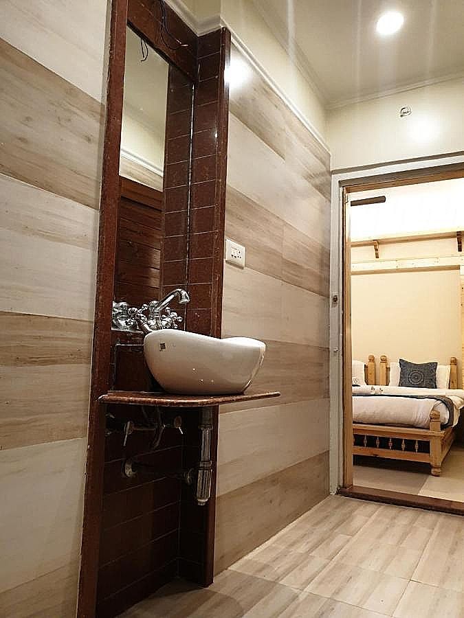 Hotel Temple On Ganges Deluxe Double Bed City View 7