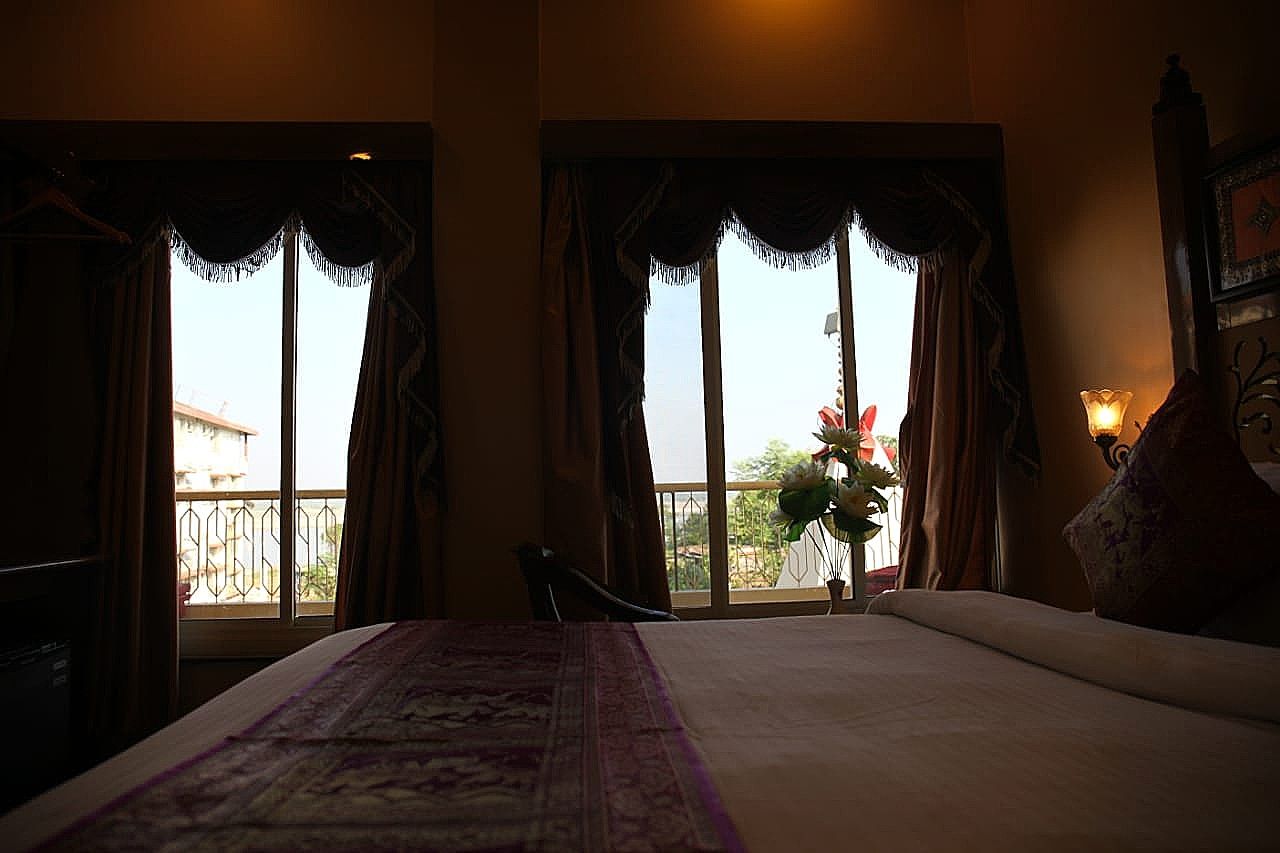 Hotel Temple On Ganges Compact Double Bed River View
