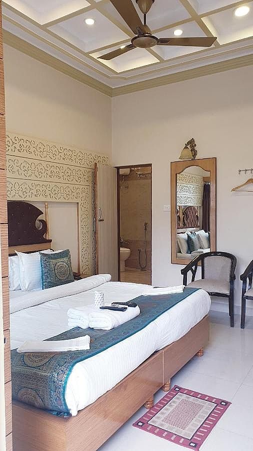 Hotel Temple On Ganges Deluxe Double Bed City View 4