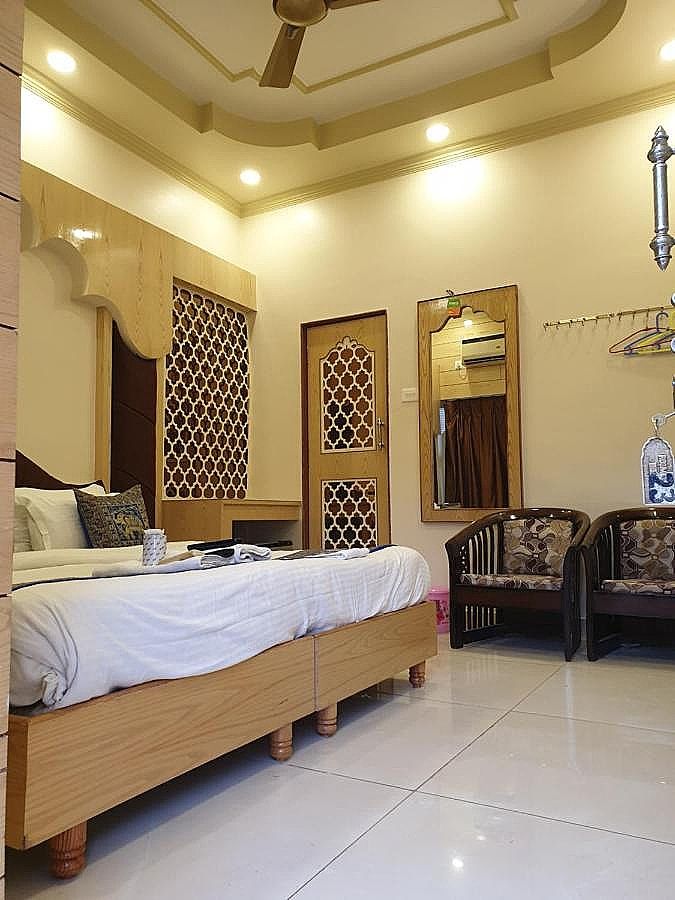 Hotel Temple On Ganges Deluxe Double Bed City View 5