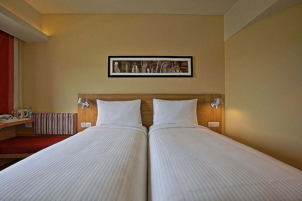 ibis Bengaluru Hosur Road Hotel Standard Twin Room, 2 Twin Beds 3