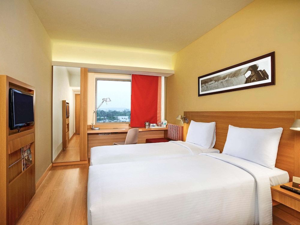 ibis Bengaluru Hosur Road Hotel Standard Twin Room, 2 Twin Beds 6