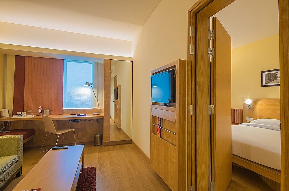 ibis Bengaluru Hosur Road Hotel Standard Twin Room, 2 Twin Beds 12