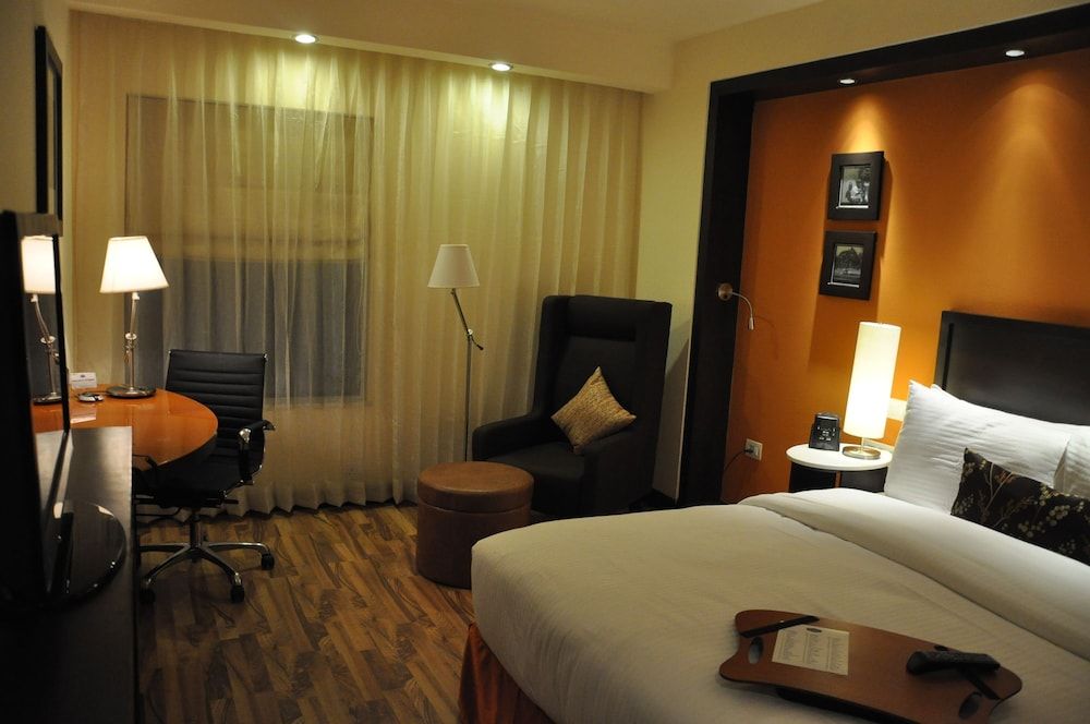 Hampton by Hilton Vadodara-Alkapuri Room, 1 Queen Bed 6