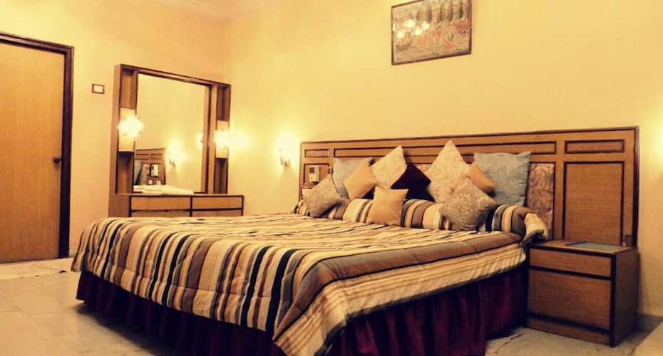 hotels in vapi hotel woodlands vapi suite room