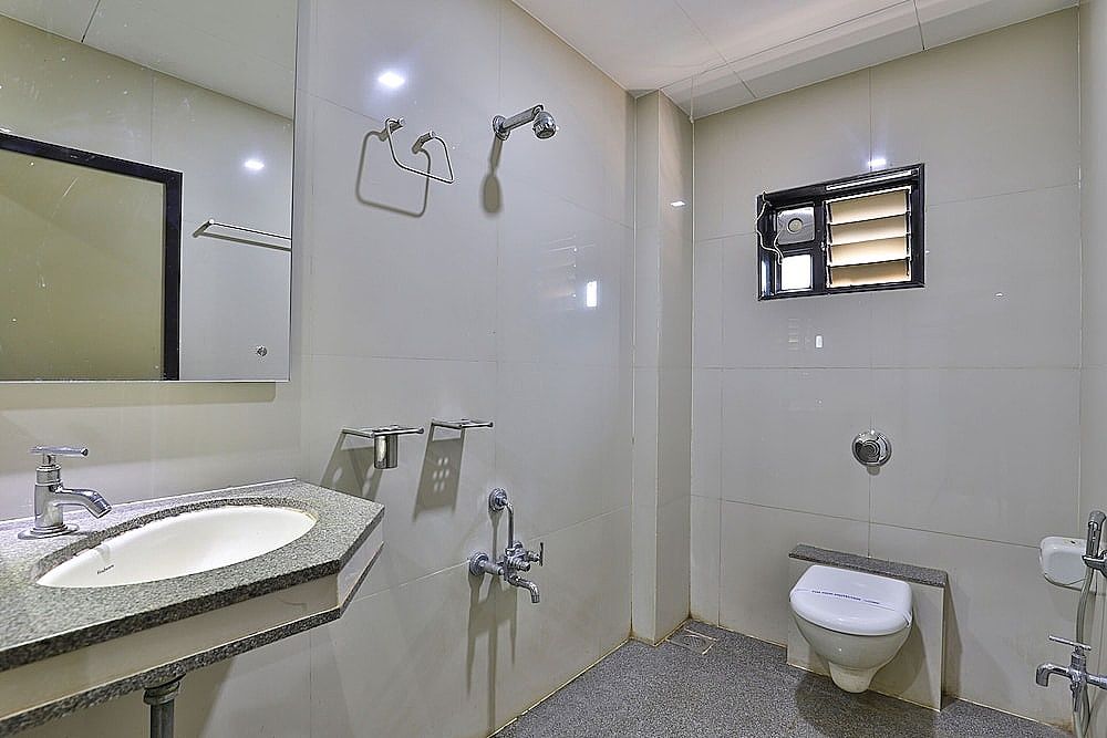 Hotel Merit Surat Royal Gold 23