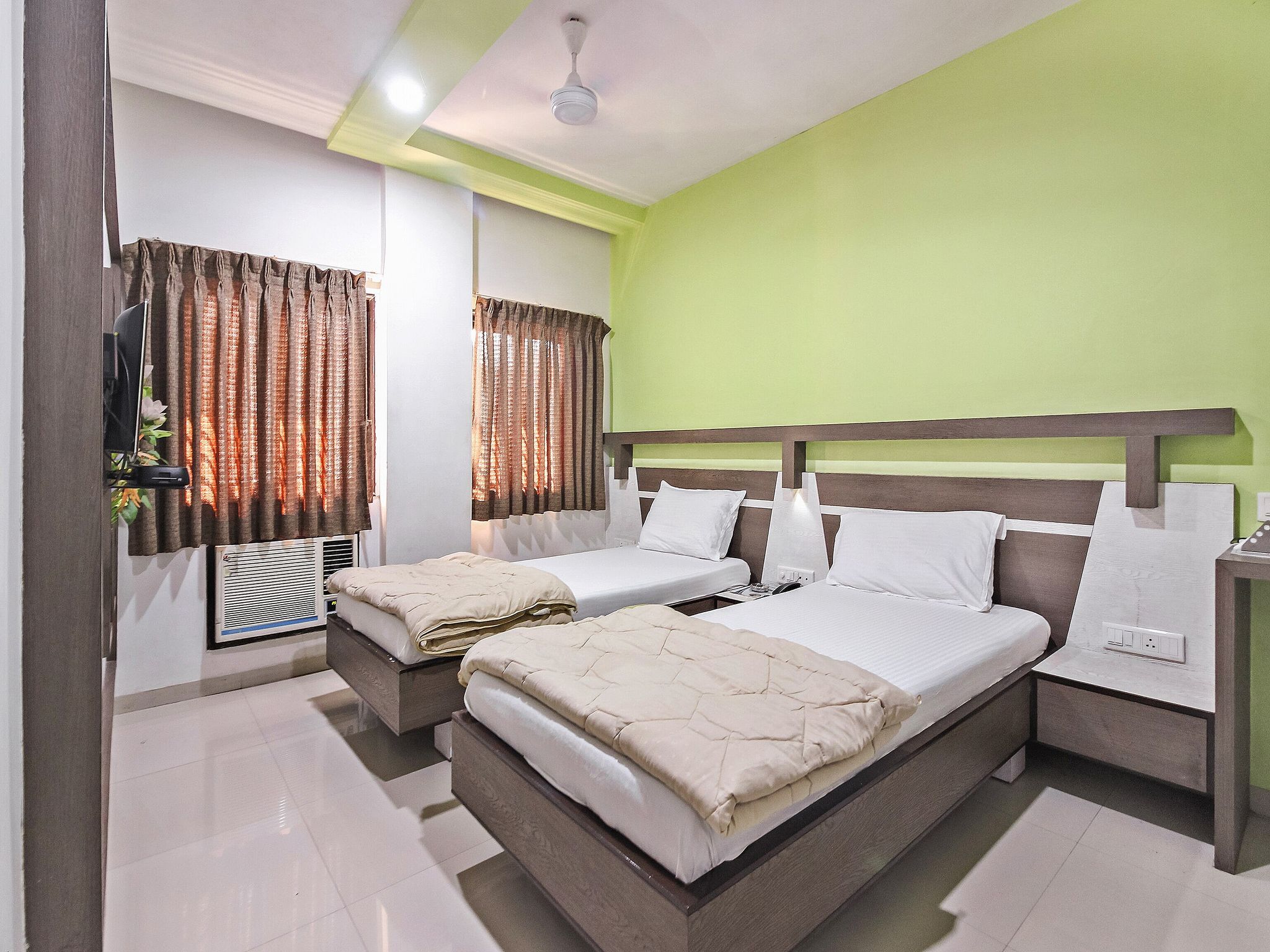 Hotel Merit Surat Royal Gold 14