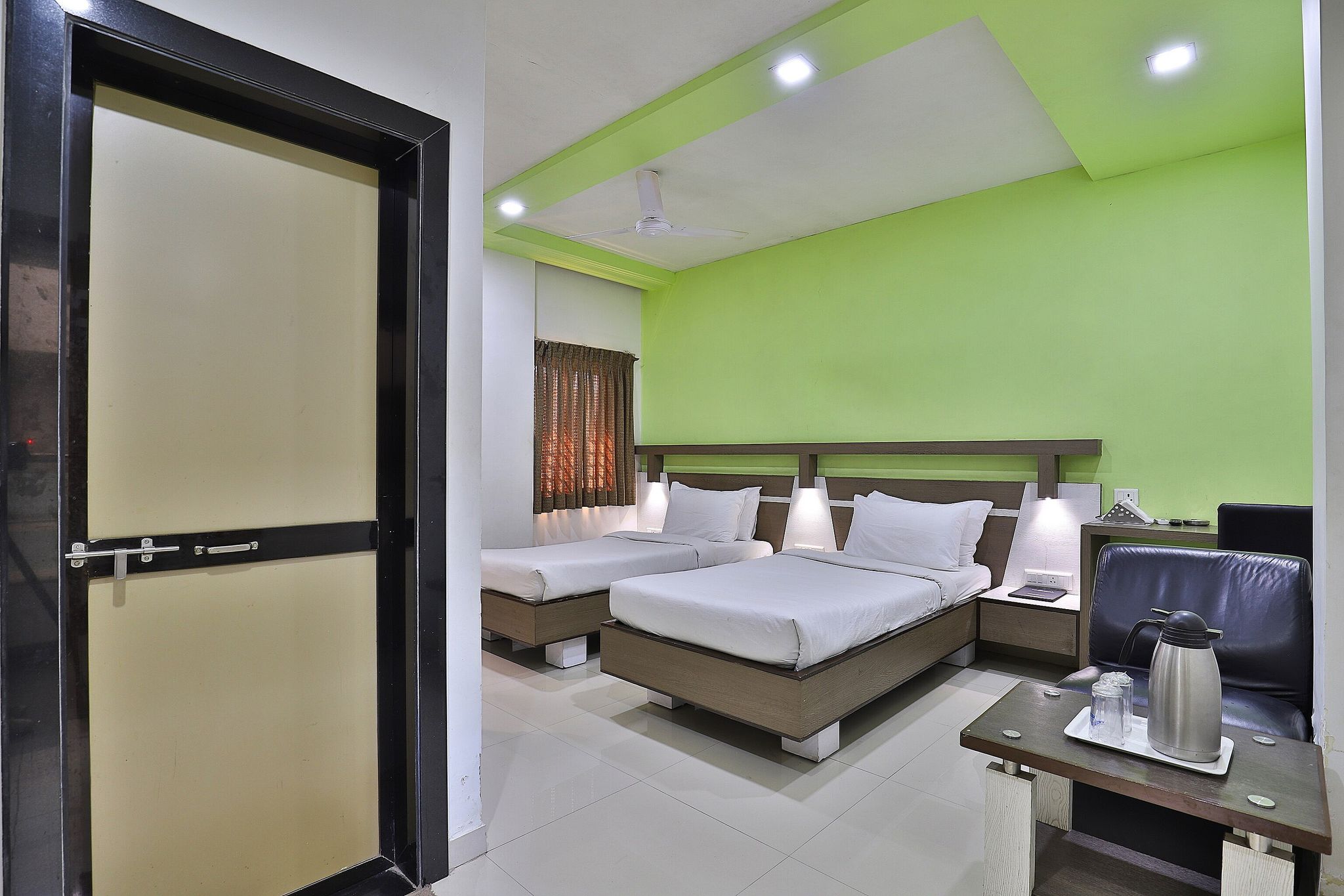 Hotel Merit Surat Royal Gold 8