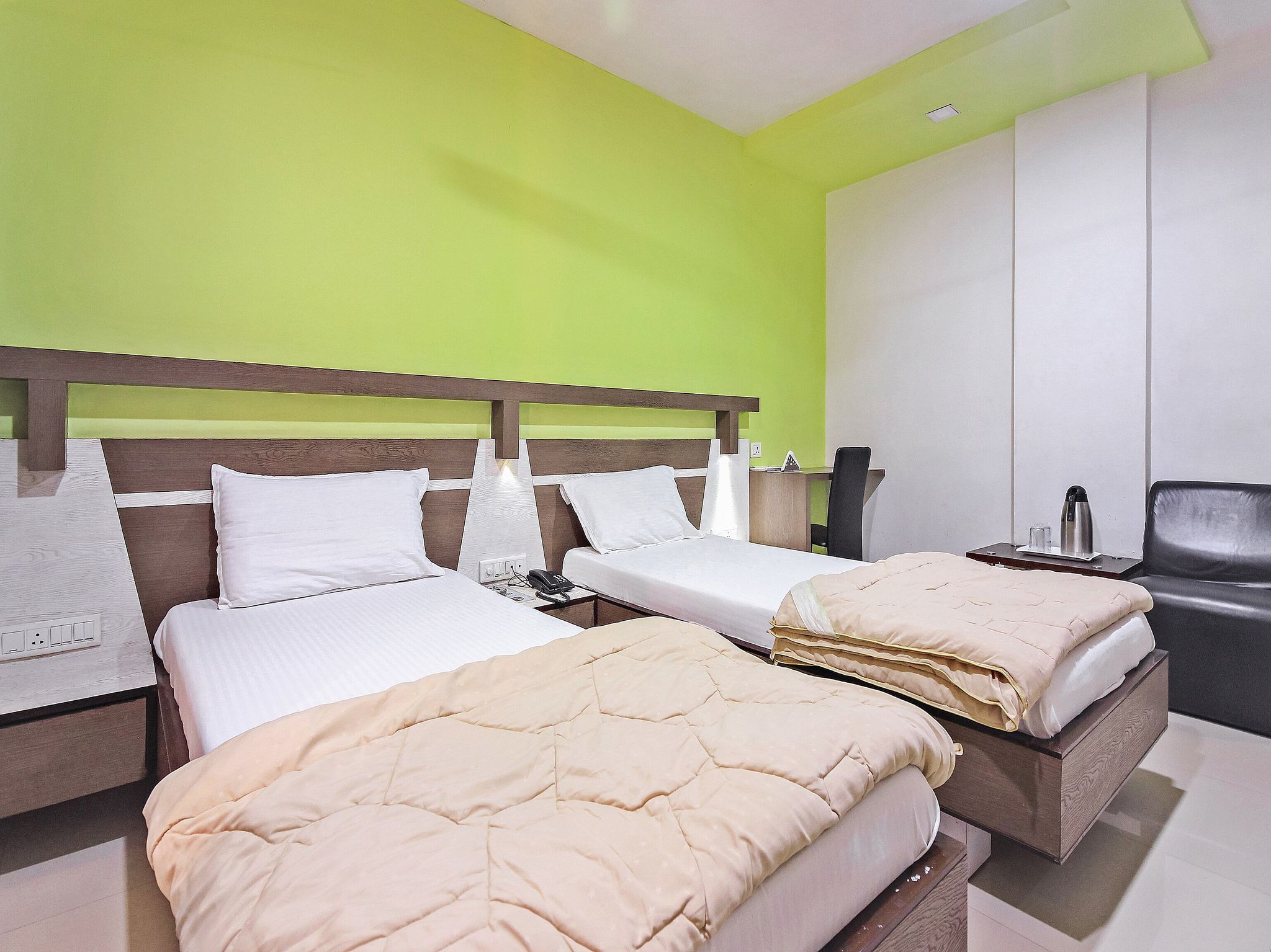 Hotel Merit Surat Royal Gold 12