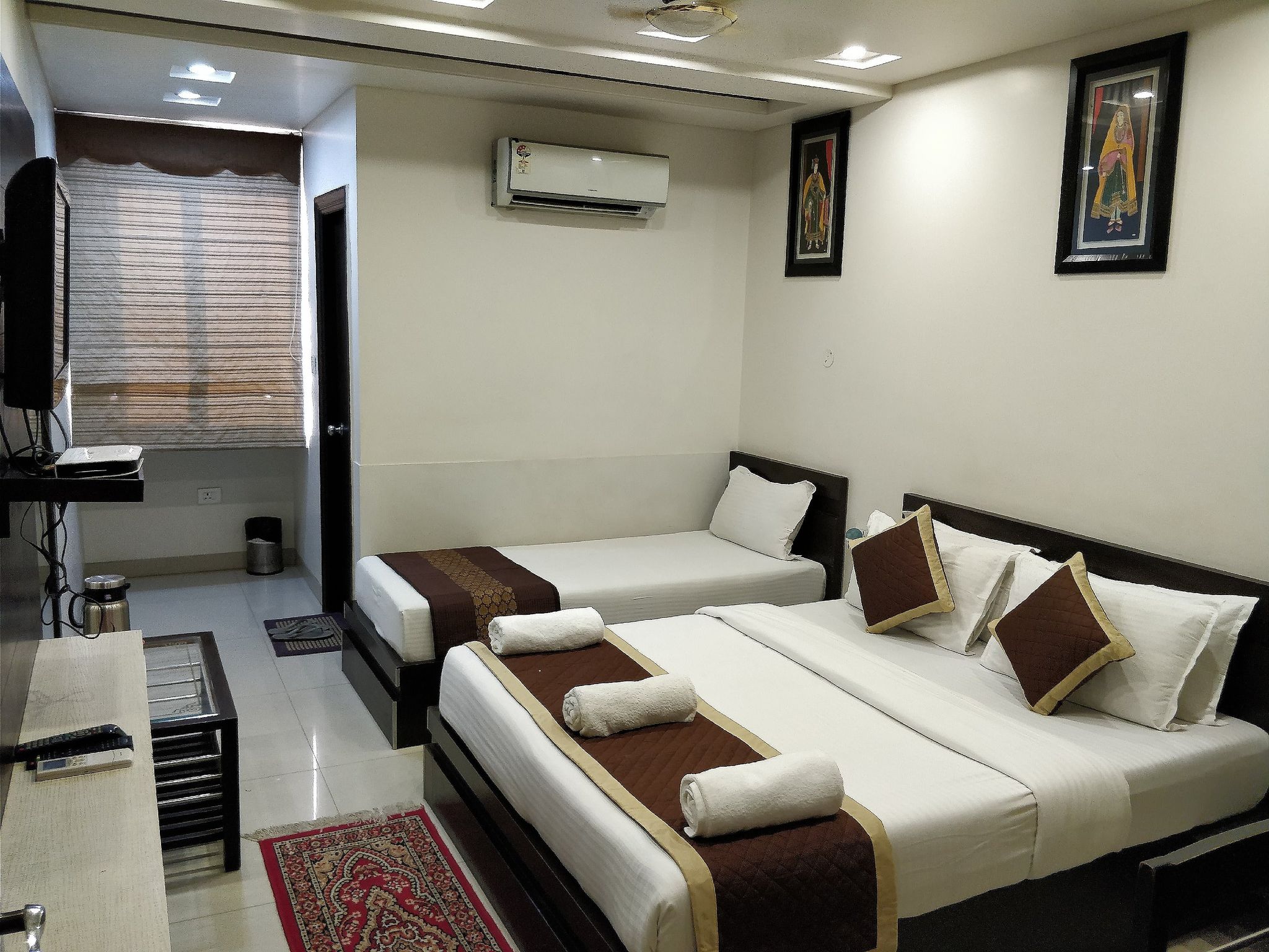 Classic Triple Bed Room