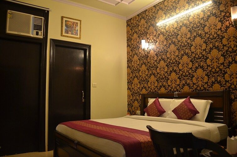 Hotel Jinendra Inn Deluxe Room 3