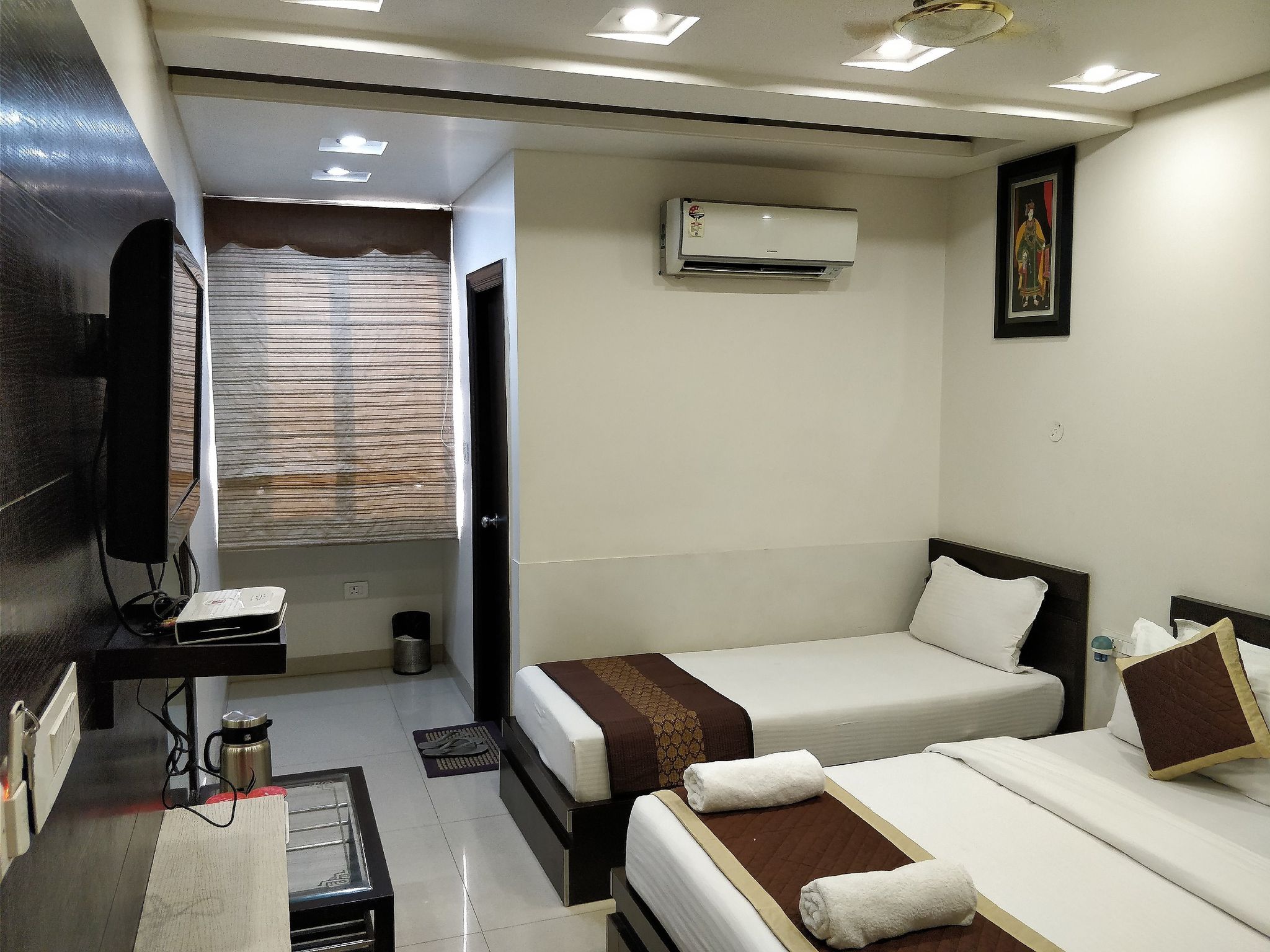 Classic Triple Bed Room