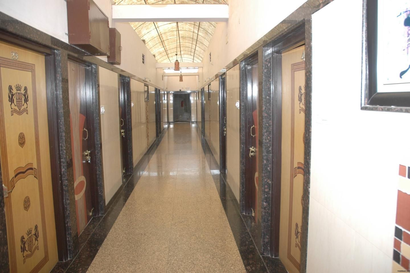 Hotel Tiwari