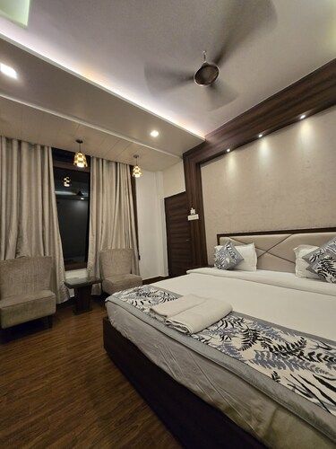 Rashmi Guest House (A Place On River) Premium Deluxe Room 13