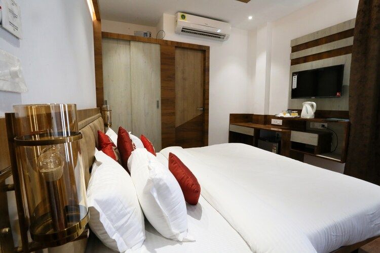 Rashmi Guest House (A Place On River) Premium Deluxe Room 9