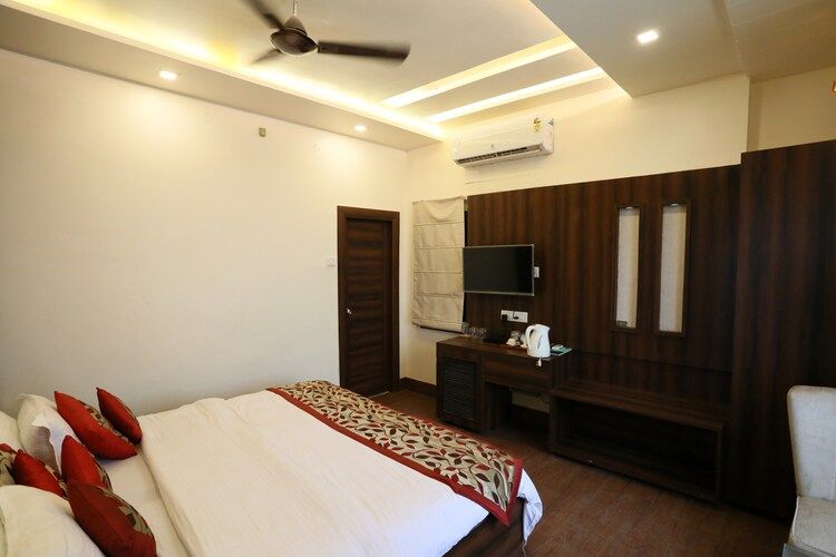 Rashmi Guest House (A Place On River) Premium Deluxe Room 6